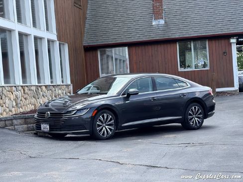 Used 2019 Volkswagen Arteon SE FWD image 2