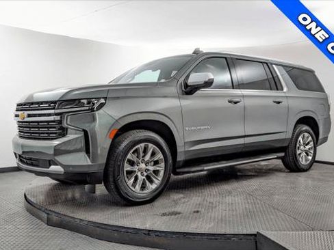 Used 2023 Chevrolet Suburban Premier image 2