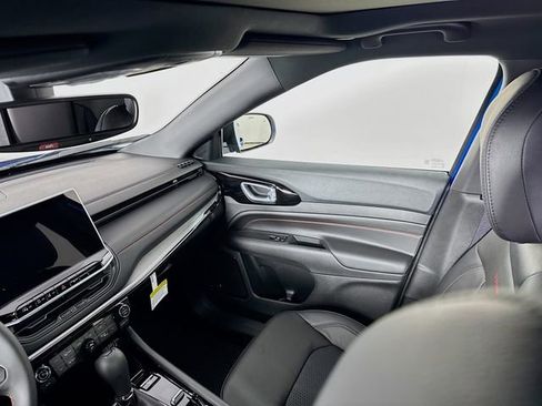 New 2026 Jeep Compass Trailhawk w/ Sun, Sound & Navigation Group image 23