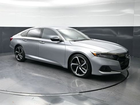 Used 2022 Honda Accord Sport image 3