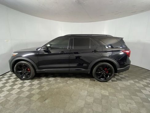 Used 2022 Ford Explorer ST w/ ST Street Pack image 2