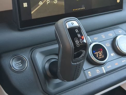 Used 2025 Land Rover Defender 110 S image 34