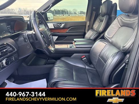 Used 2019 Lincoln Navigator L Reserve image 16
