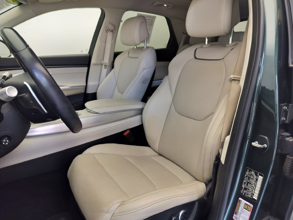 Used 2023 Genesis GV70 2.5T w/ Select Package AWD/4WD image 9