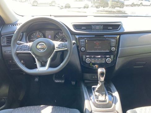 Used 2019 Nissan Rogue SV FWD image 8