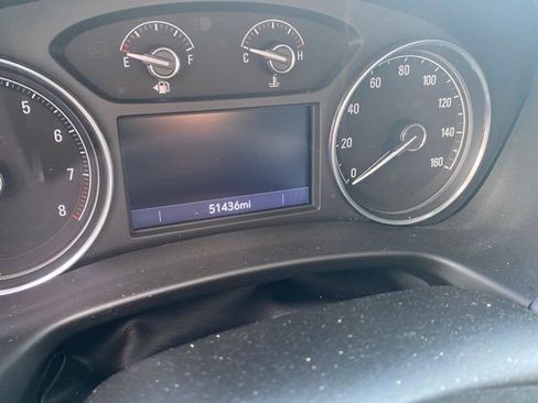 Used 2023 Buick Enclave Essence image 13