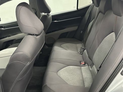 Used 2018 Toyota Camry LE image 26