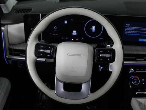 Used 2025 Hyundai Santa Fe Calligraphy image 9