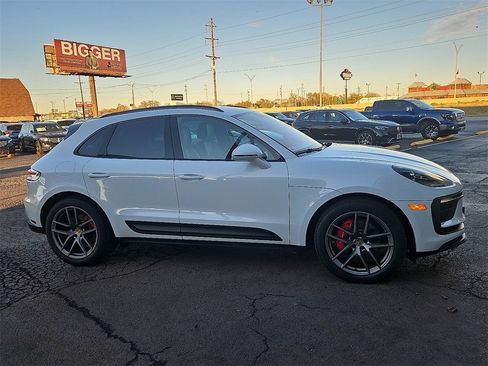 Used 2022 Porsche Macan S w/ Premium Package Plus image 9