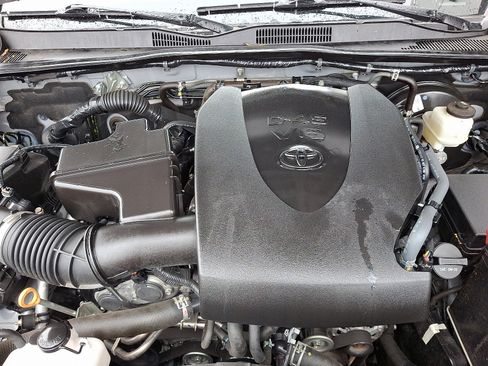 Used 2021 Toyota Tacoma TRD Sport image 28