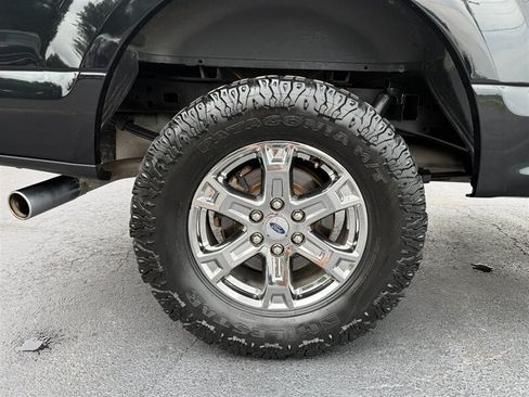 Used 2018 Ford F150 XLT w/ Equipment Group 302A Luxury AWD/4WD image 27