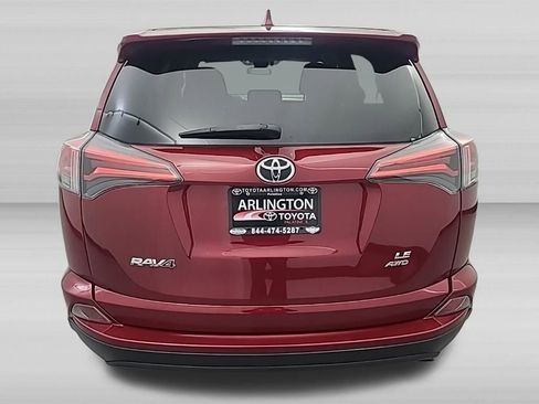 Used 2018 Toyota RAV4 LE AWD/4WD image 4