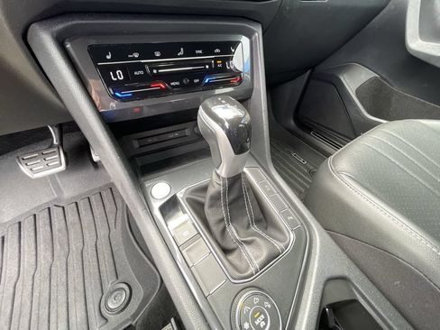 Used 2023 Volkswagen Tiguan SE R-Line AWD/4WD image 15