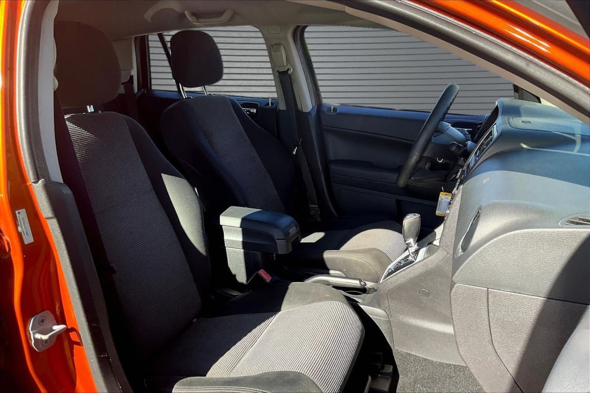 Used 2011 Dodge Caliber Heat FWD image 28