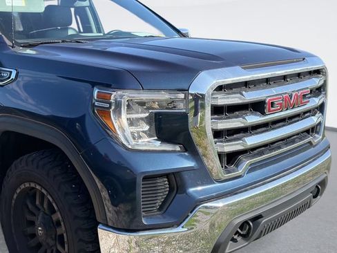 Used 2019 GMC Sierra 1500 SLE w/ SLE Value Package AWD/4WD image 4