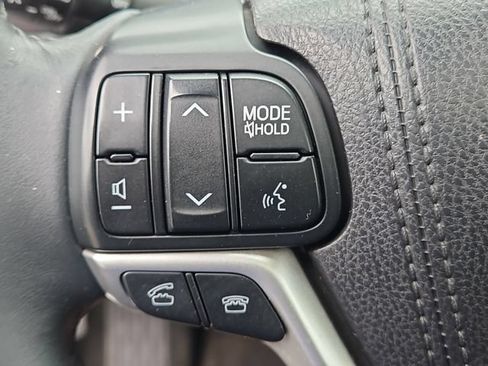 Used 2016 Toyota Highlander Limited AWD/4WD image 26