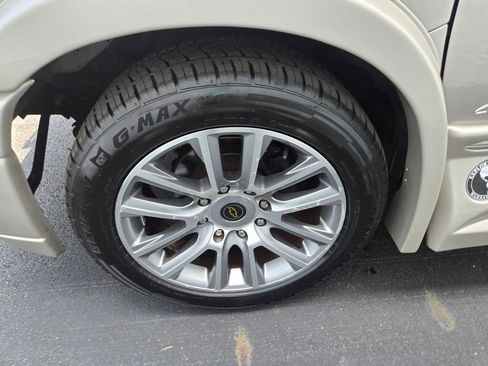 Used 2019 Chevrolet Express 2500 w/ Enhanced Convenience Package image 11