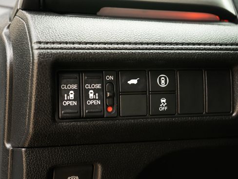 Certified 2023 Honda Odyssey Sport image 40