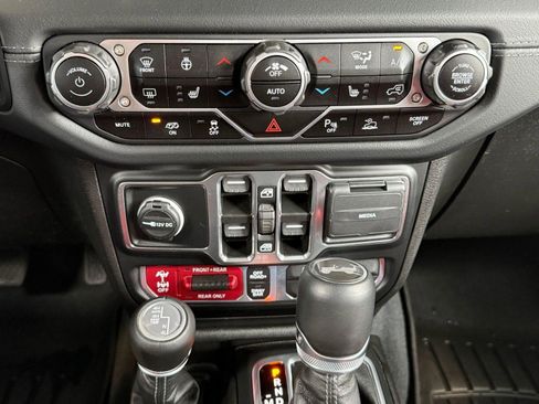 Used 2024 Jeep Wrangler Unlimited Rubicon 392 AWD/4WD image 21