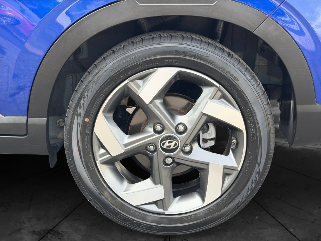 Used 2023 Hyundai Venue SEL w/ Cargo Package FWD image 26