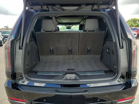 Certified 2025 Cadillac Escalade Sport AWD/4WD image 27