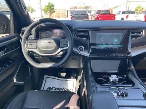 Used 2023 Jeep Wagoneer Series II AWD/4WD image 23
