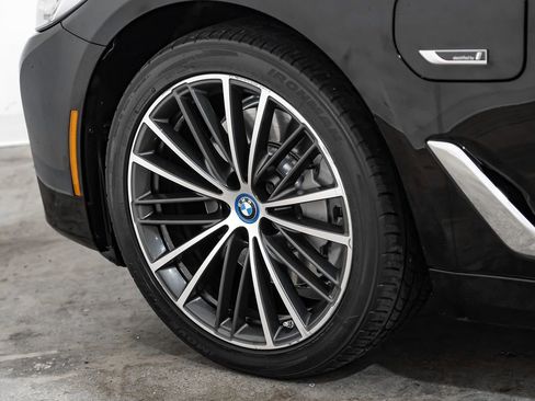 Used 2023 BMW 530e RWD image 54