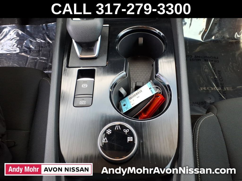 Used 2024 Nissan Rogue S AWD/4WD image 33