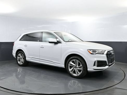 Used 2022 Audi Q7 3.0T Premium Plus w/ Premium Plus Package AWD/4WD image 3