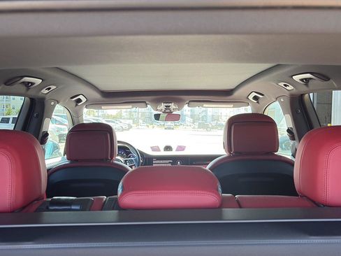 Used 2022 Porsche Cayenne image 25