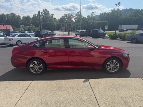 Used 2018 Honda Accord LX image 8