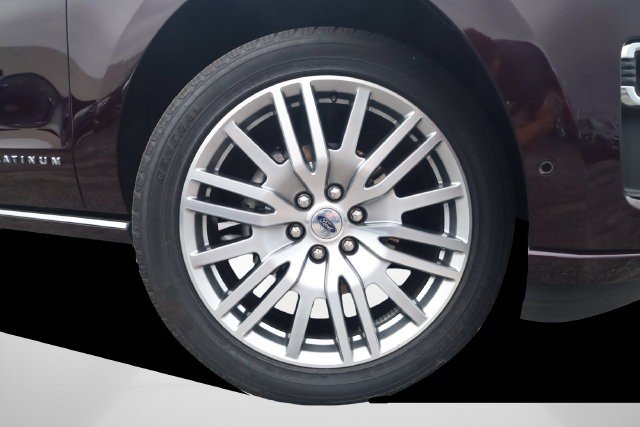 Used 2024 Ford Expedition Max Platinum AWD/4WD image 3