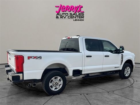 Used 2025 Ford F250 XLT w/ FX4 Off-Road Package image 16