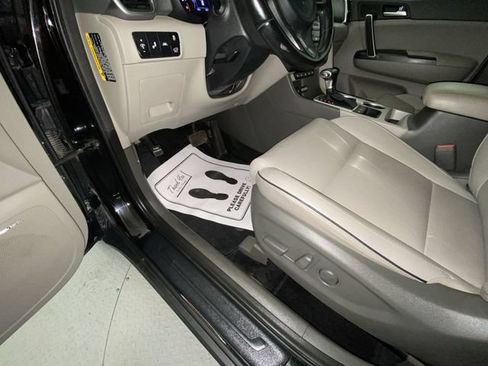 Used 2017 Kia Sportage EX w/ EX Technology Package AWD/4WD image 12
