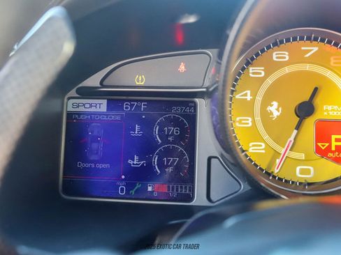 Used 2019 Ferrari Portofino image 42