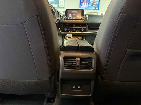 Used 2026 Nissan Rogue SV image 35