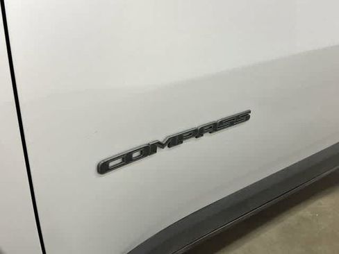 Used 2025 Jeep Compass Trailhawk w/ Trailer Tow Group AWD/4WD image 30