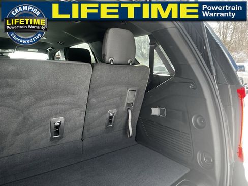 Used 2023 GMC Yukon SLE w/ Gmc Pro Safety Plus Package image 11