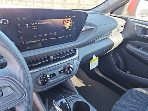 New 2026 Buick Envista Preferred w/ Convenience II Package image 17