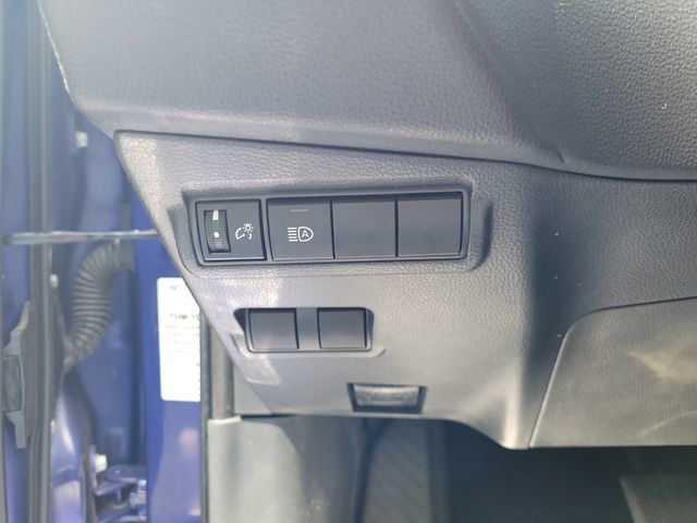 Used 2022 Toyota Corolla Cross LE AWD/4WD image 19