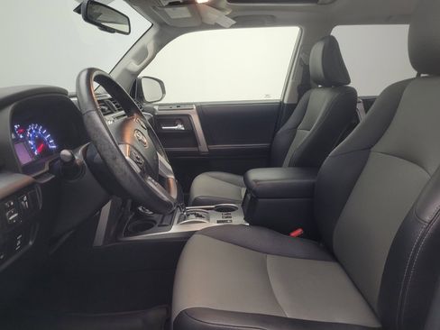 Used 2018 Toyota 4Runner SR5 Premium AWD/4WD image 17
