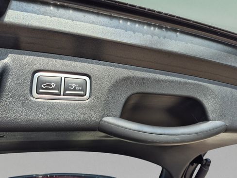 Used 2025 Kia Sorento EX w/ EX Panoramic Sunroof Package FWD image 10