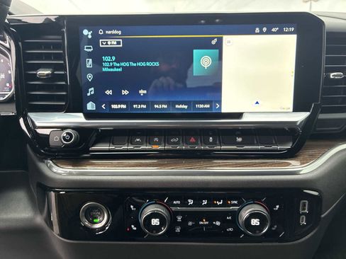 Used 2024 Chevrolet Silverado 1500 LT image 13