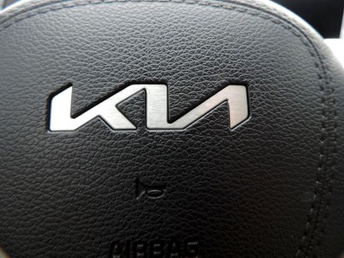 Used 2024 Kia Telluride S w/ S Sunroof Package FWD image 22