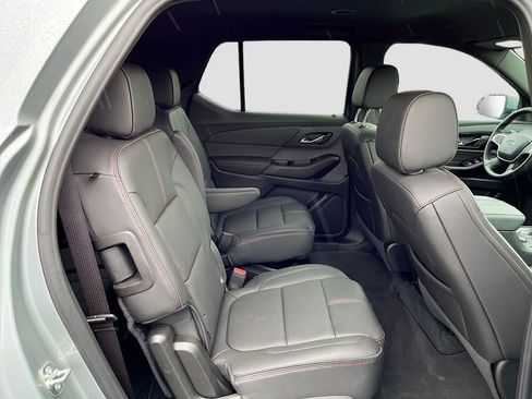 Used 2023 Chevrolet Traverse RS image 29