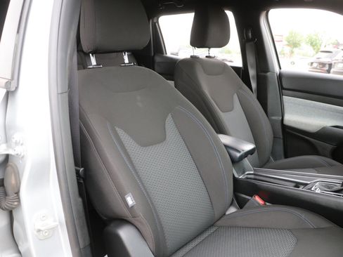 Used 2024 Jeep Compass Sport AWD/4WD image 33