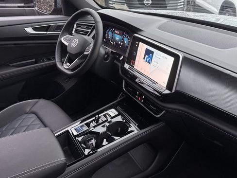 New 2026 Volkswagen Atlas Cross Sport SEL Premium R-Line AWD/4WD image 9