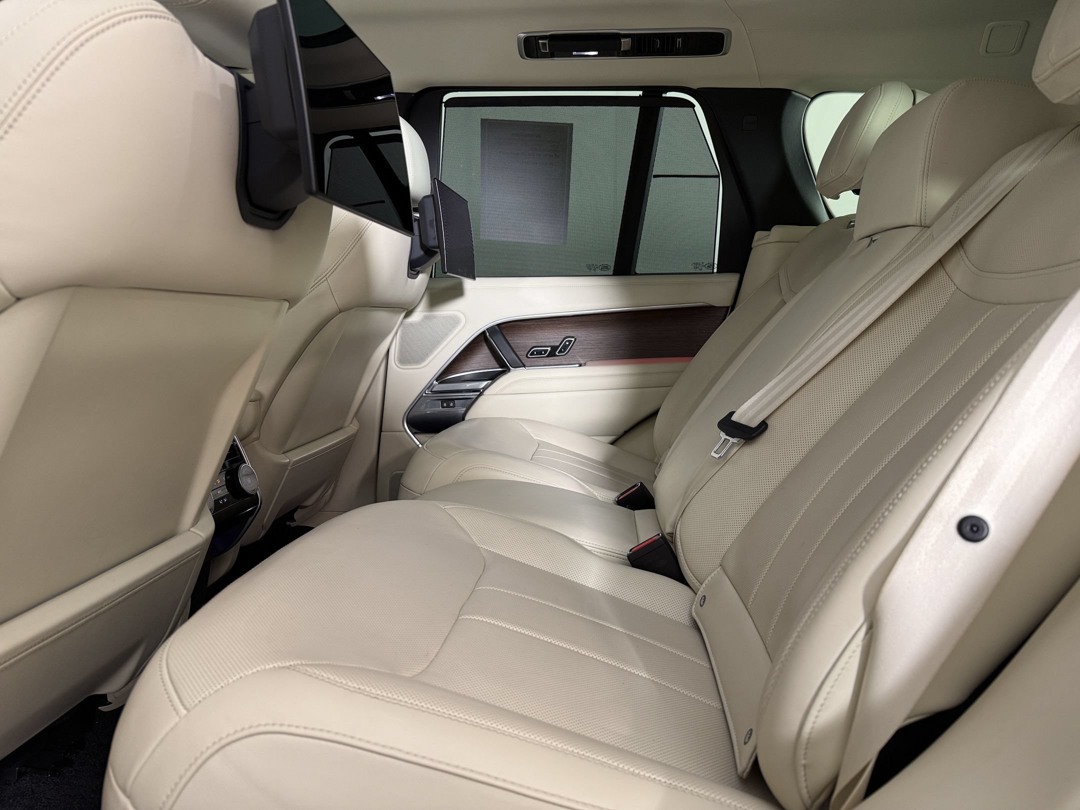 Certified 2023 Land Rover Range Rover Autobiography AWD/4WD image 22