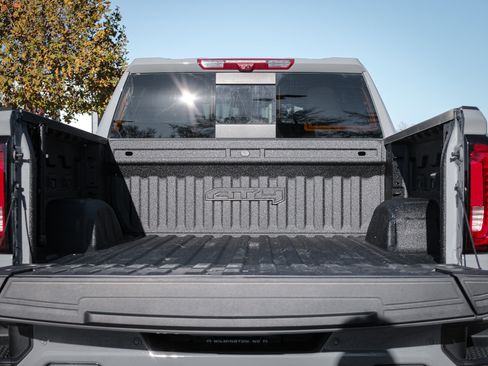 Used 2024 GMC Sierra 1500 AT4 w/ Technology Package image 31