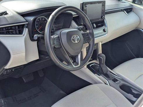 Used 2022 Toyota Corolla Cross LE image 10